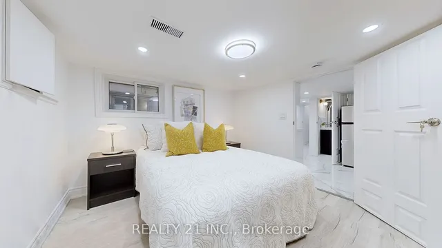 Additional image 32 of 92 King Edward Ave