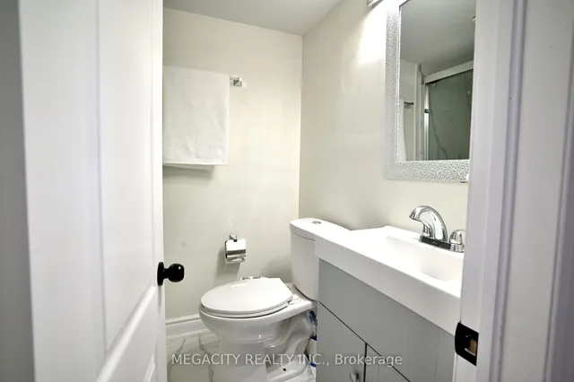 Additional image 30 of 7800 Priory Cres