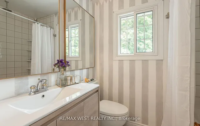 Additional image 23 of 12 Axminster Rd