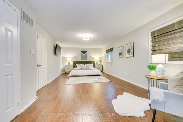 Additional image 20 of 435 March Cres