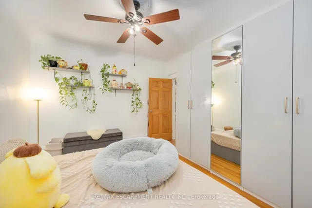 Additional image 7 of 689 Dovercourt Rd