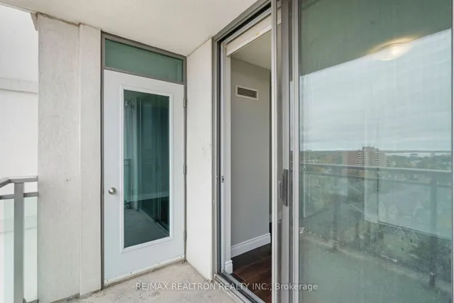 Additional image 19 of 8 Rosebank Dr Unit 11M