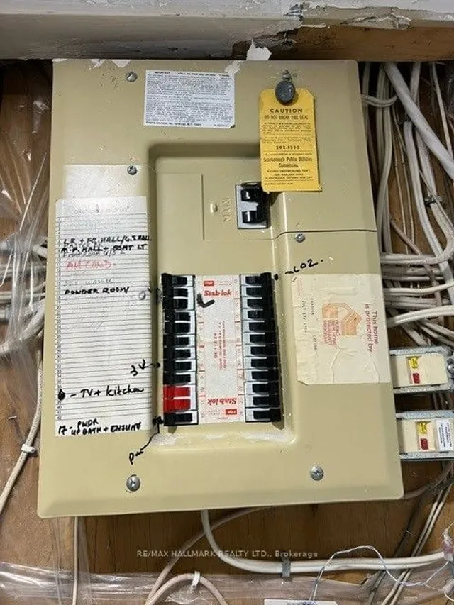 Additional image 13 of 49 Halfmoon Sq