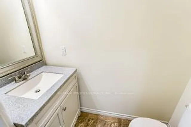 Additional image 17 of 292 Laurentian Ave