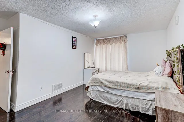 Additional image 19 of 106 Chester Le Blvd Unit 71