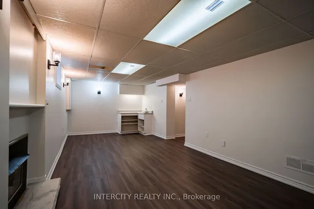 Additional image 16 of 49 Farmhill Crt