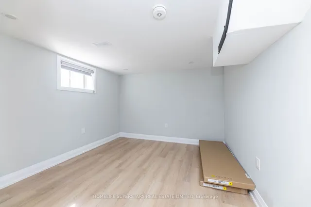 Additional image 28 of 59 Hollyhedge Dr