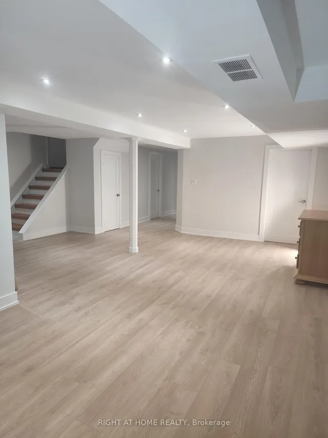 Additional image 28 of 32 Del Ria Dr