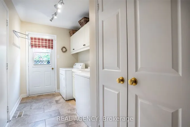 Additional image 13 of 2058 Grand Blvd