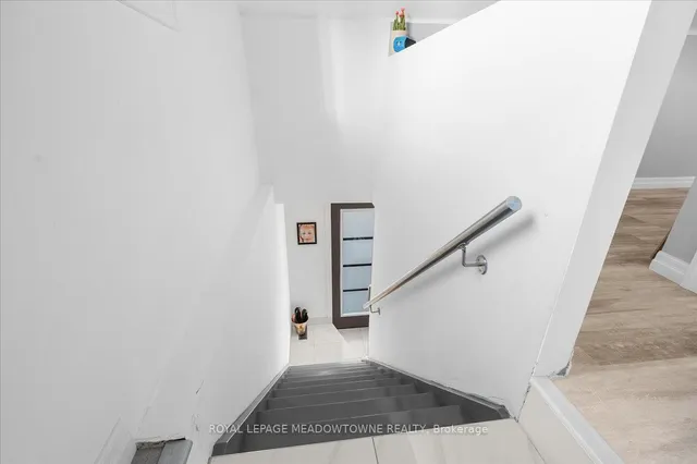 Additional image 14 of 15 Centre St