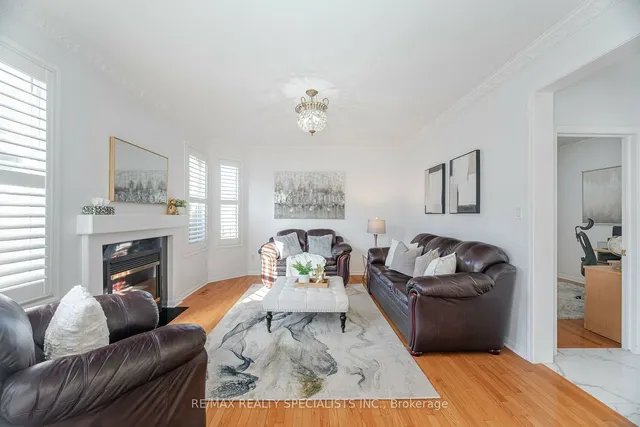 Additional image 15 of 30 Latania Blvd