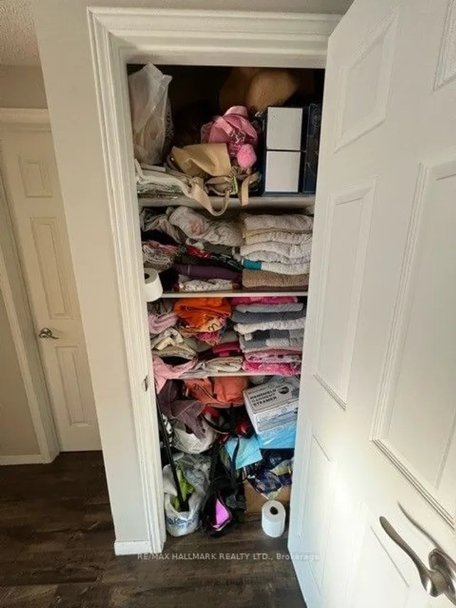 Additional image 24 of 49 Halfmoon Sq