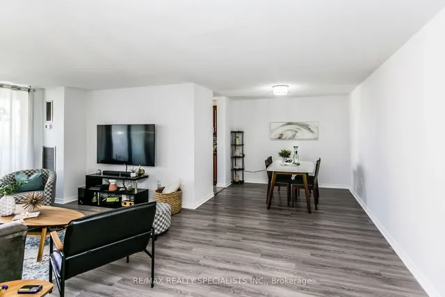 21 KNIGHTSBRIDGE Rd Unit 1708