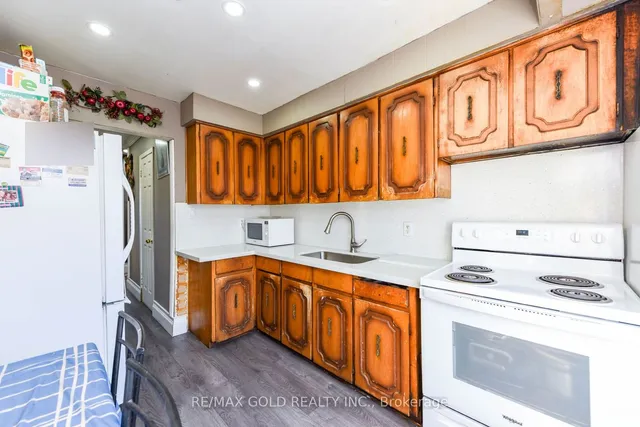 Additional image 13 of 7500 Goreway Dr Unit 35