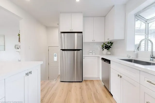 Additional image 13 of 5470 Randolph Cres