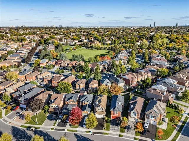 Additional image 31 of 129 Valonia Dr