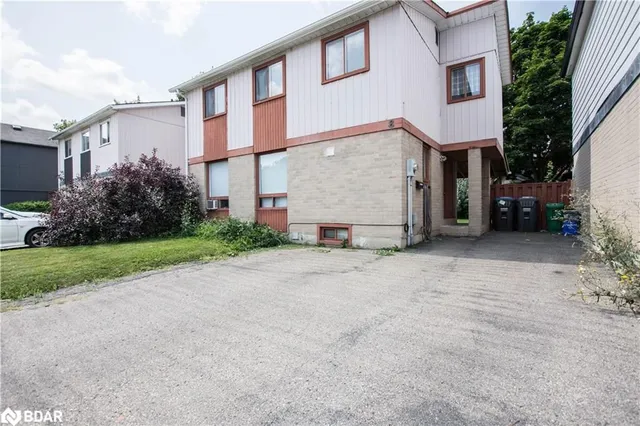 Additional image 2 of 8 Grand Rapids Sq