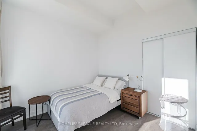 Additional image 18 of 215 Veterans Dr Unit 811