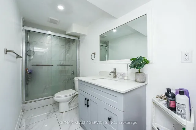 Additional image 32 of 3646 Corliss Cres