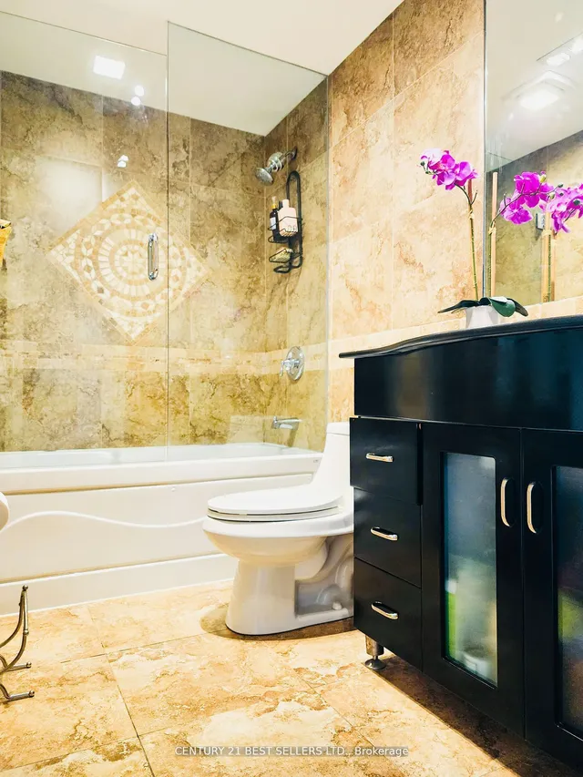 Additional image 22 of 400 Bloor St Unit 46