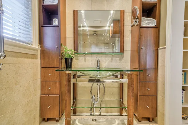 Additional image 23 of 115 Glenview Ave