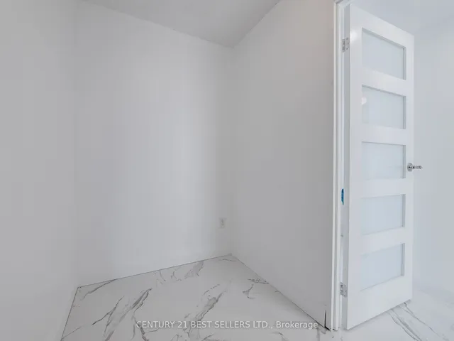 Additional image 34 of 3650 Kaneff Cres Unit 601