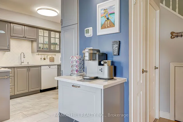 Additional image 16 of 1300 Marlborough Crt Unit 523