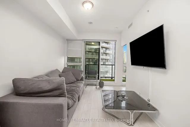 Additional image 17 of 51 East Liberty St Unit 1108