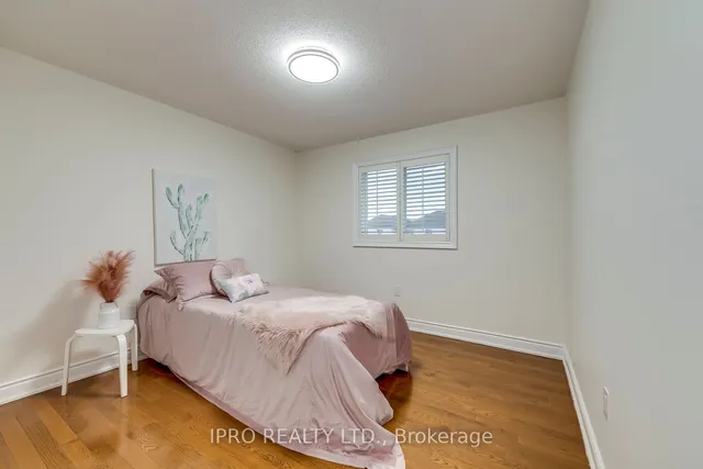 Additional image 31 of 6028 Silken Laumann Way