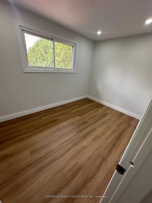 Additional image 8 of 608 Thornwood Ave