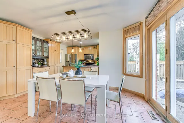 Additional image 10 of 2892 Arlington Dr