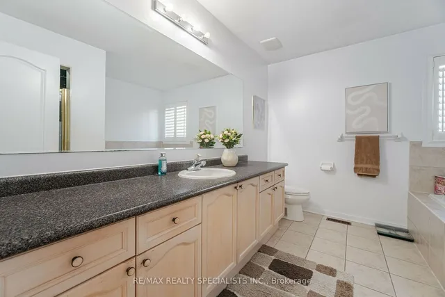 Additional image 22 of 30 Latania Blvd