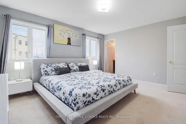 Additional image 32 of 4872 Capri Cres
