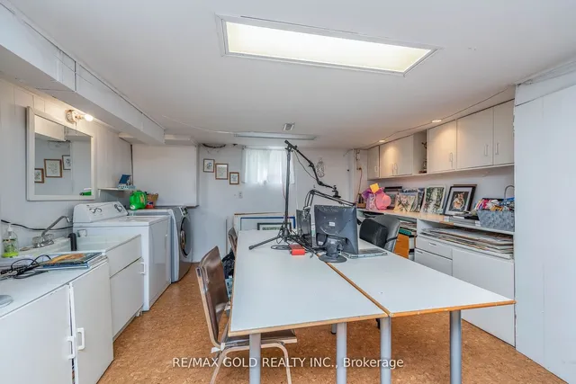 Additional image 31 of 6872 Darcel Ave