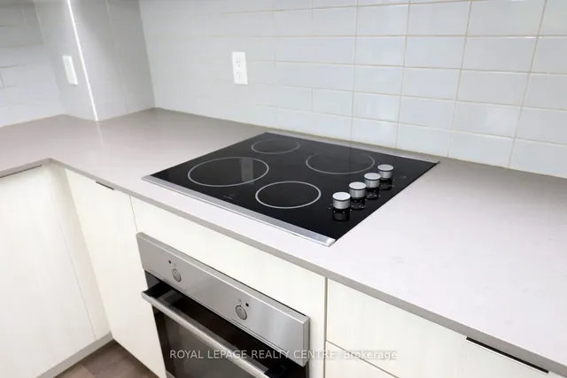 Additional image 10 of 2489 TAUNTON Rd Unit 509