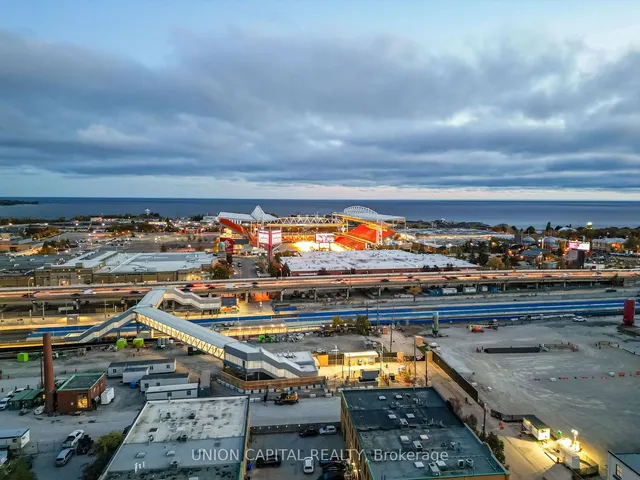 Additional image 36 of 38 Joe Shuster Way Unit 1801