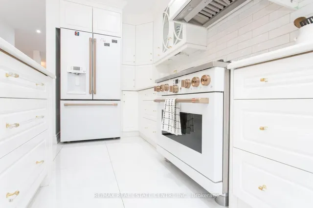 Additional image 14 of 835 Stonebridge Ave