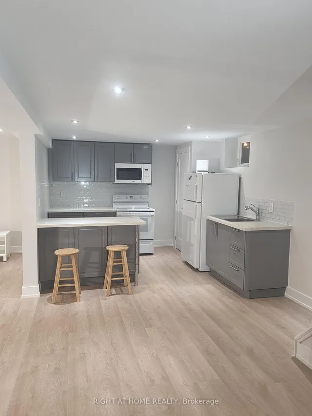 Additional image 19 of 32 Del Ria Dr