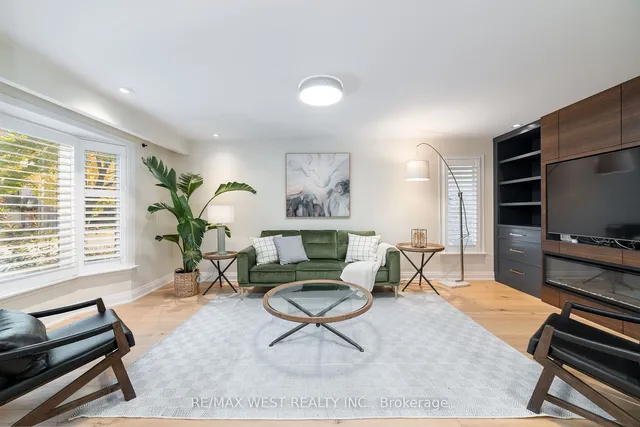 Additional image 5 of 2366 Devon Rd