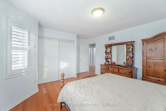 Additional image 27 of 30 Latania Blvd