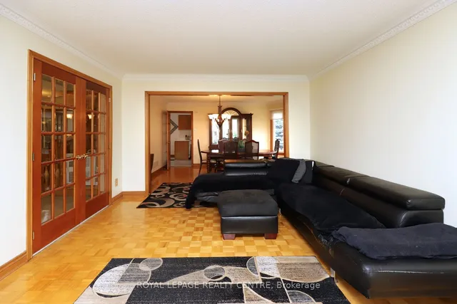 Additional image 6 of 4229 Capilano Crt