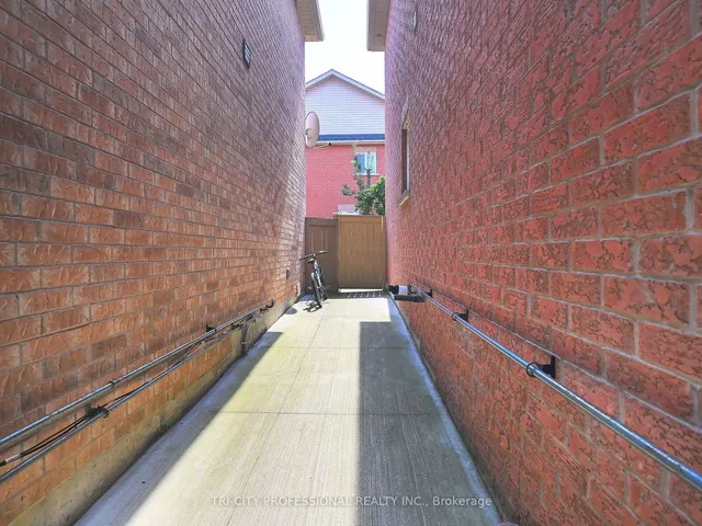 Additional image 38 of 112 Stoneylake Ave