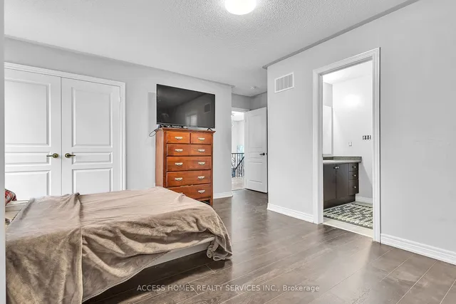 Additional image 28 of 88 Lola Cres