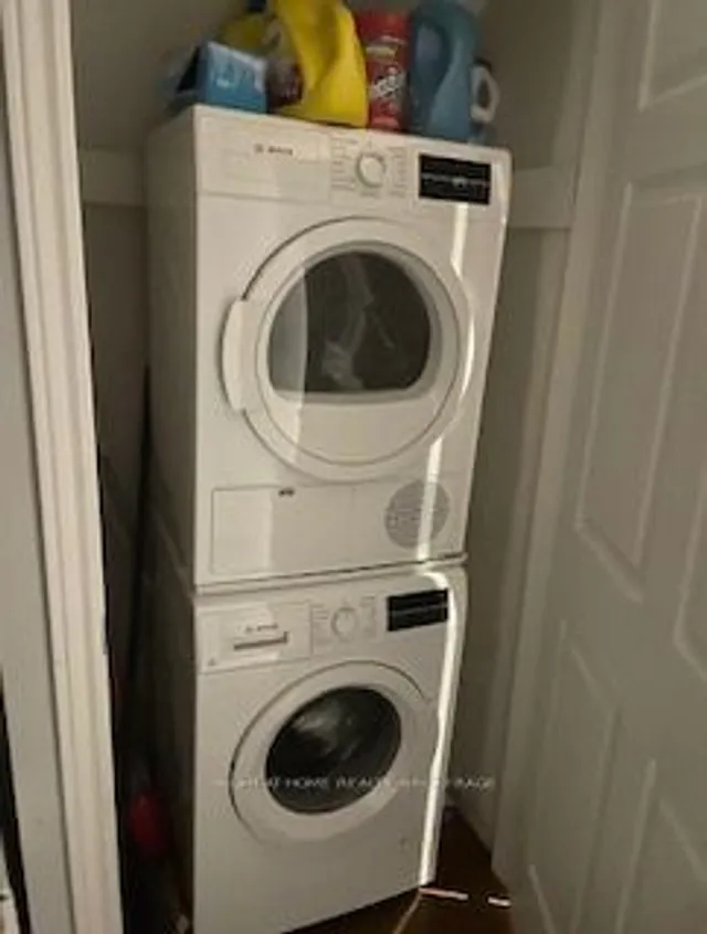 Primary image of 33 Crannyfield Dr