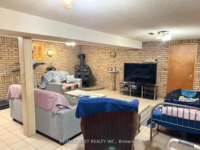 Additional image 12 of 3481 Chipley Cres