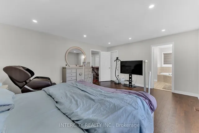 Additional image 25 of 7 Pika Tr