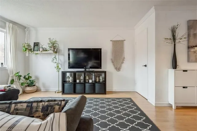 Additional image 11 of 1066 Falgarwood Dr Unit 161