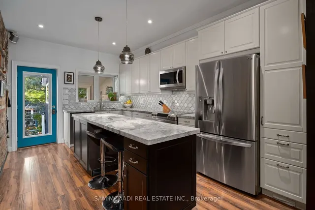 Additional image 9 of 951 Dundas St