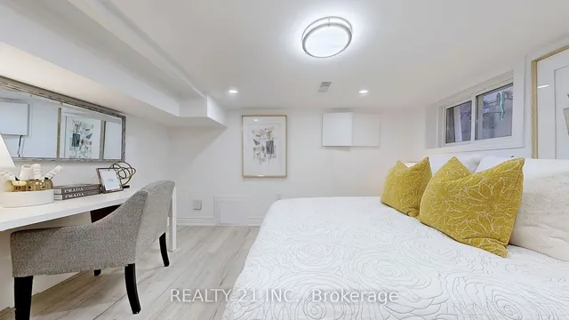 Additional image 33 of 92 King Edward Ave