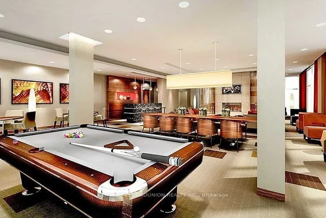 Additional image 18 of 151 Village Green Sq Unit 1401